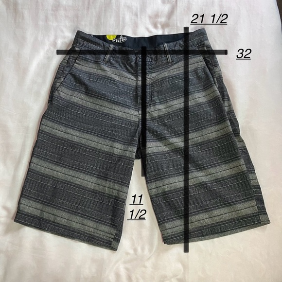 🧡2FOR$15 Volcom Shorts - Picture 12 of 12